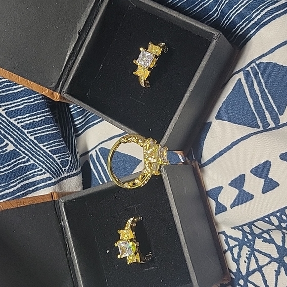 Beautiful S925 engagement ring. - Picture 1 of 3